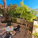 One-bedroom Apartment *